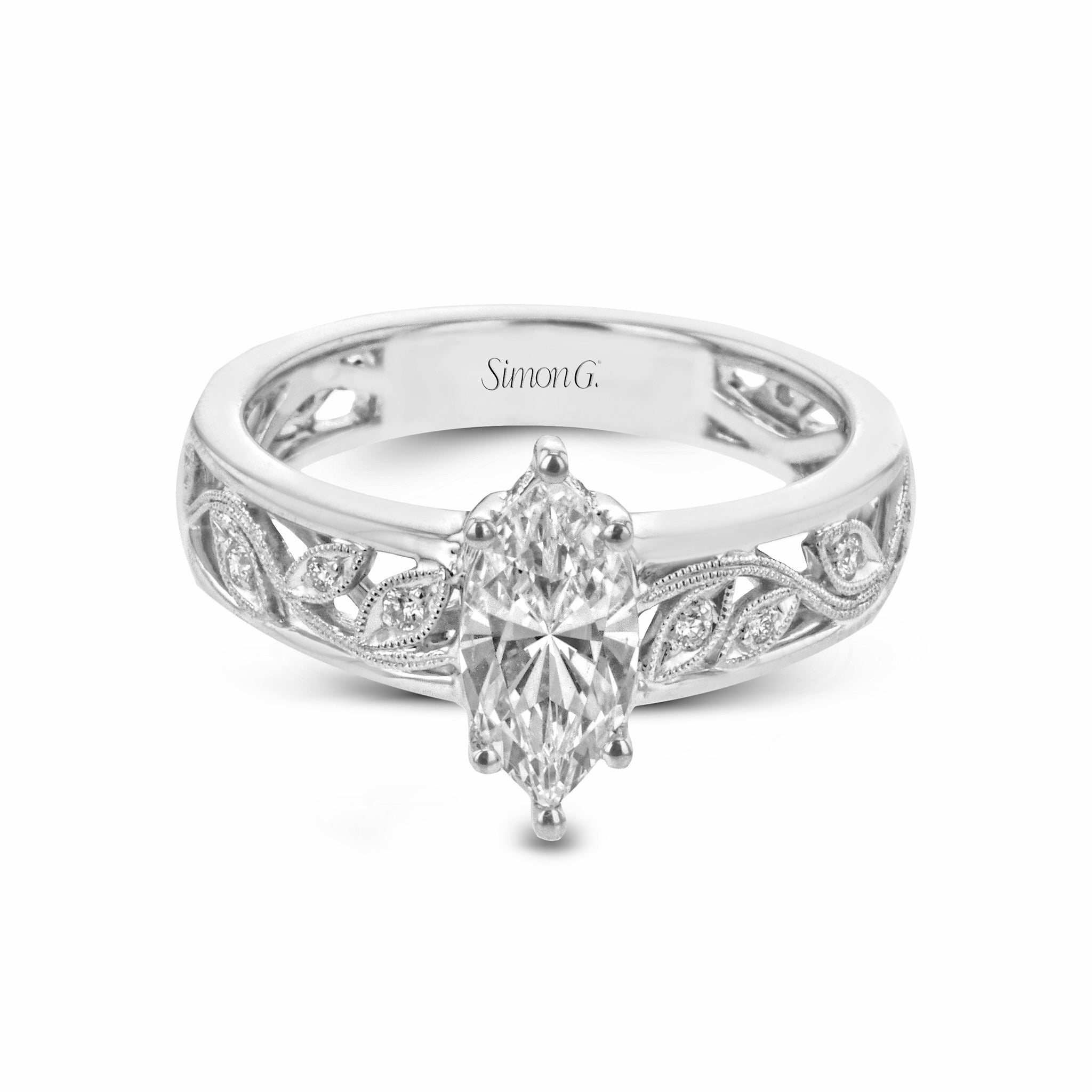 marquise-cut-engagement-ring-in-18k-gold-with-diamonds