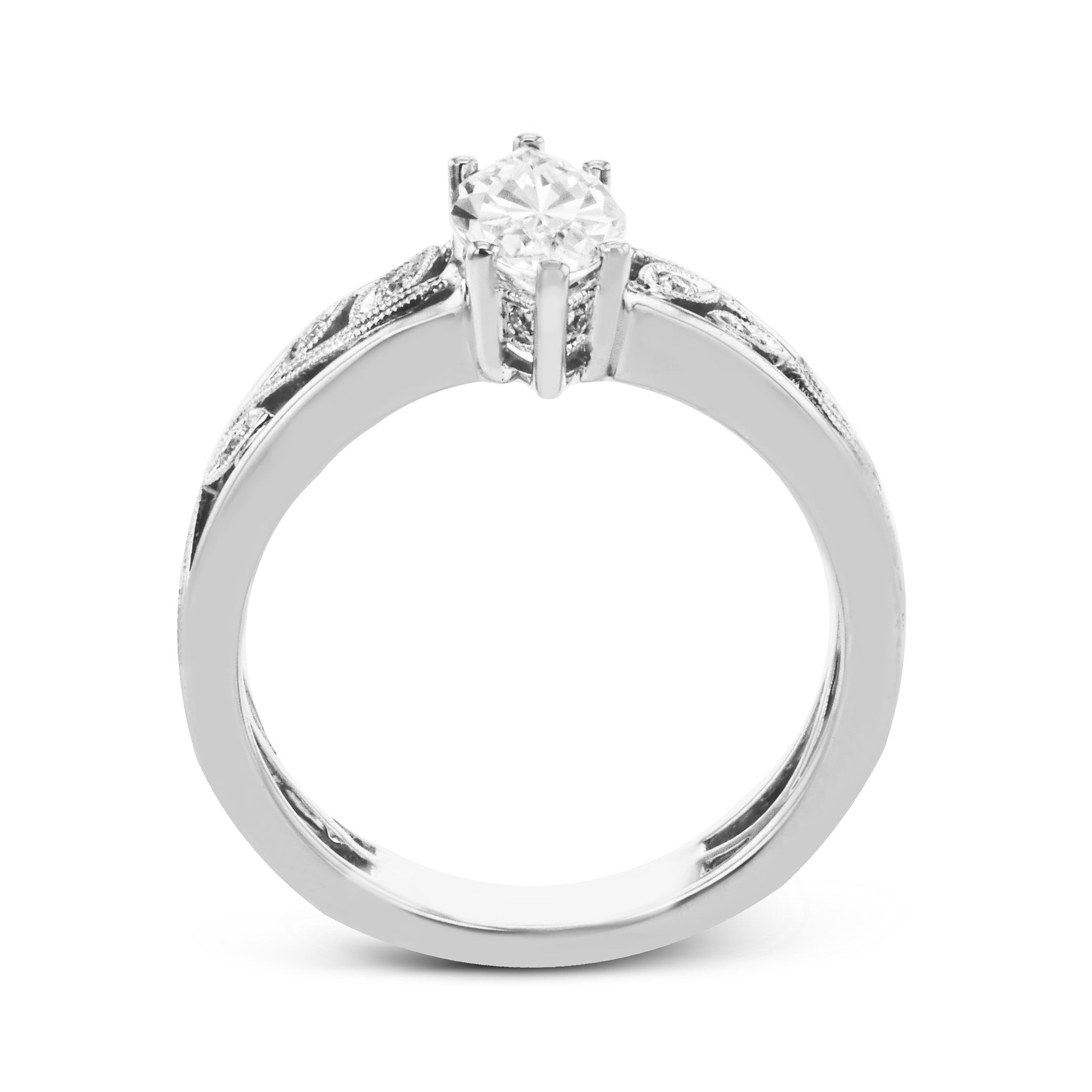 marquise-cut-engagement-ring-in-18k-gold-with-diamonds
