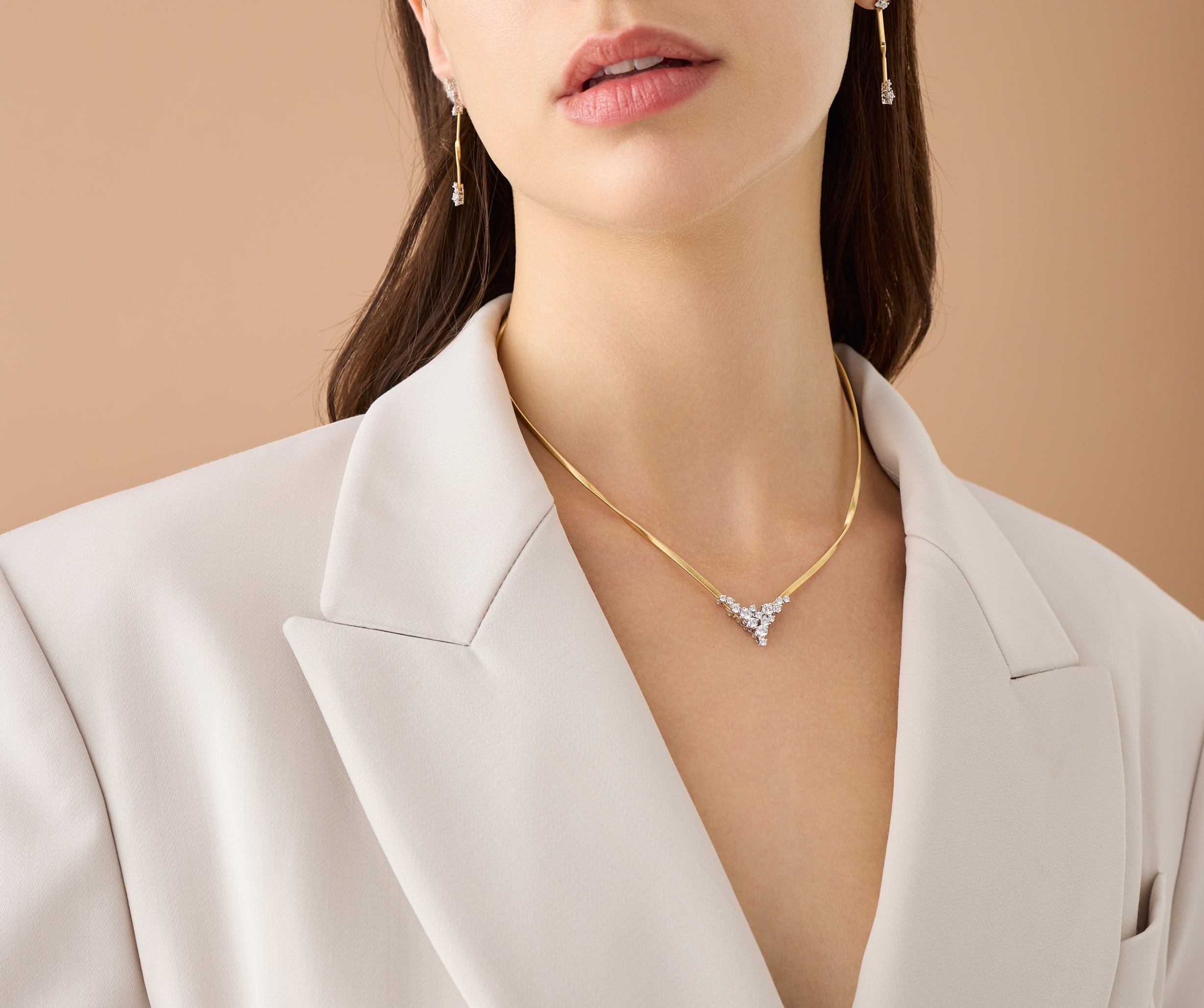 18K Yellow Gold Necklace with Diamond V-Cluster
