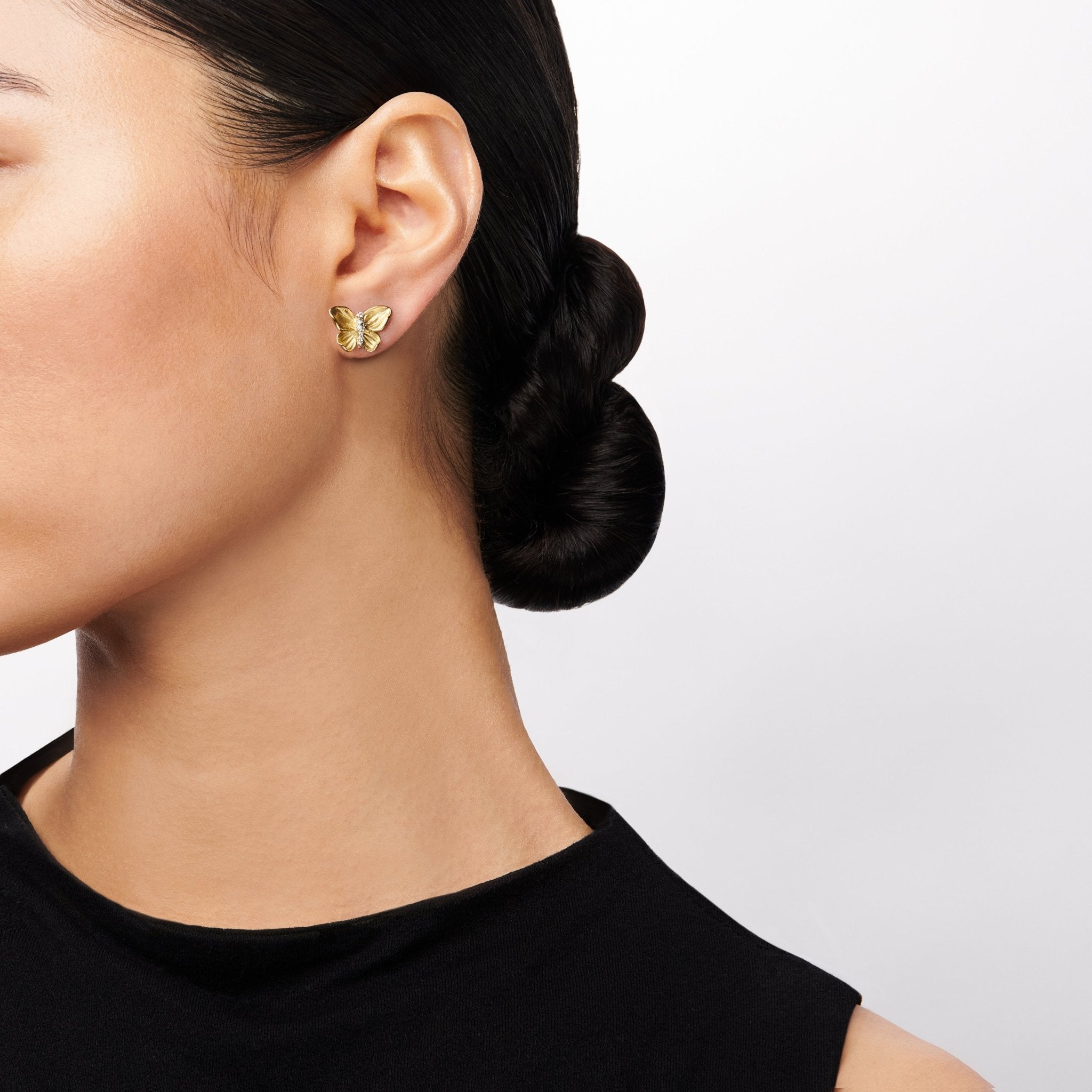 monarch-butterfly-earrings-in-18k-gold-with-diamonds DE271