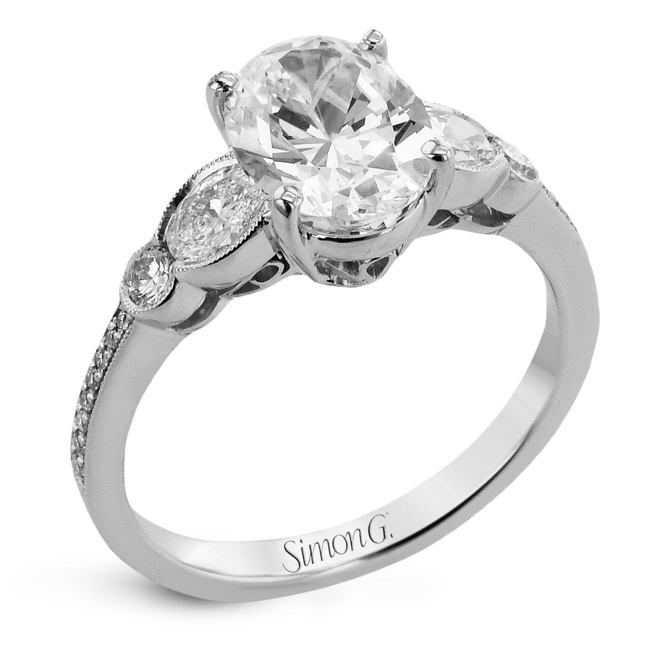 oval-cut-engagement-ring-in-18k-gold-with-diamonds