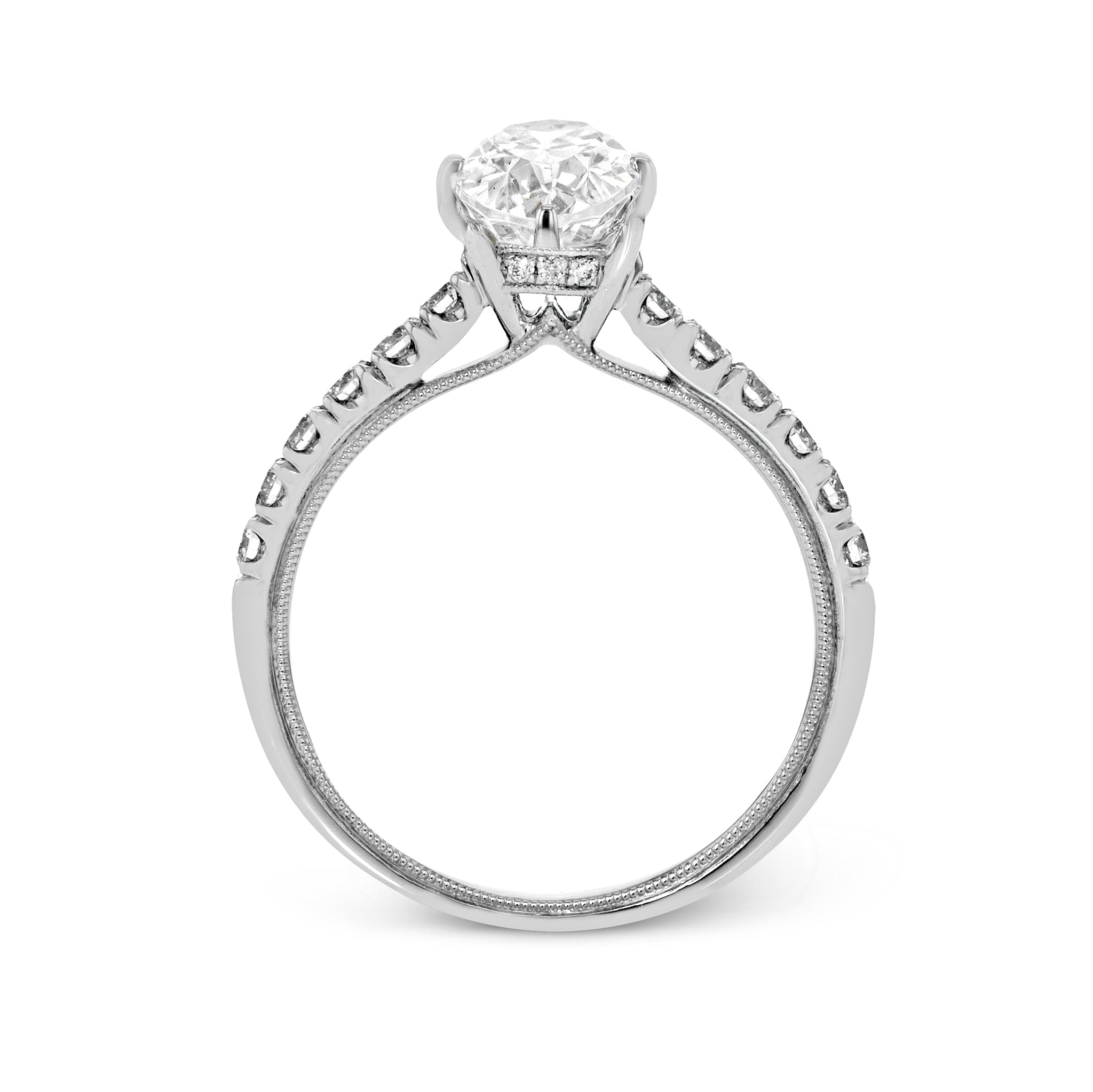 oval-cut-engagement-ring-in-18k-gold-with-diamonds