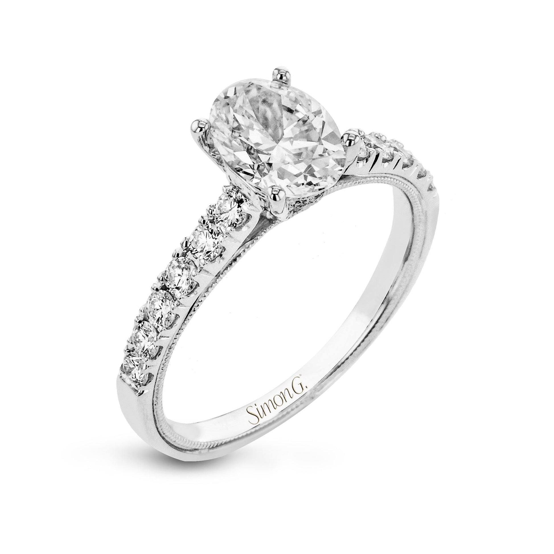 oval-cut-engagement-ring-in-18k-gold-with-diamonds
