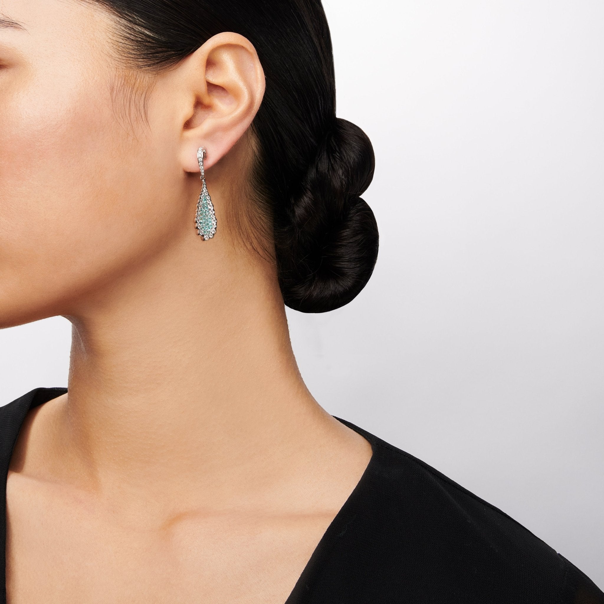 paraiba-drop-earrings-in-18k-gold-with-diamonds LE4030