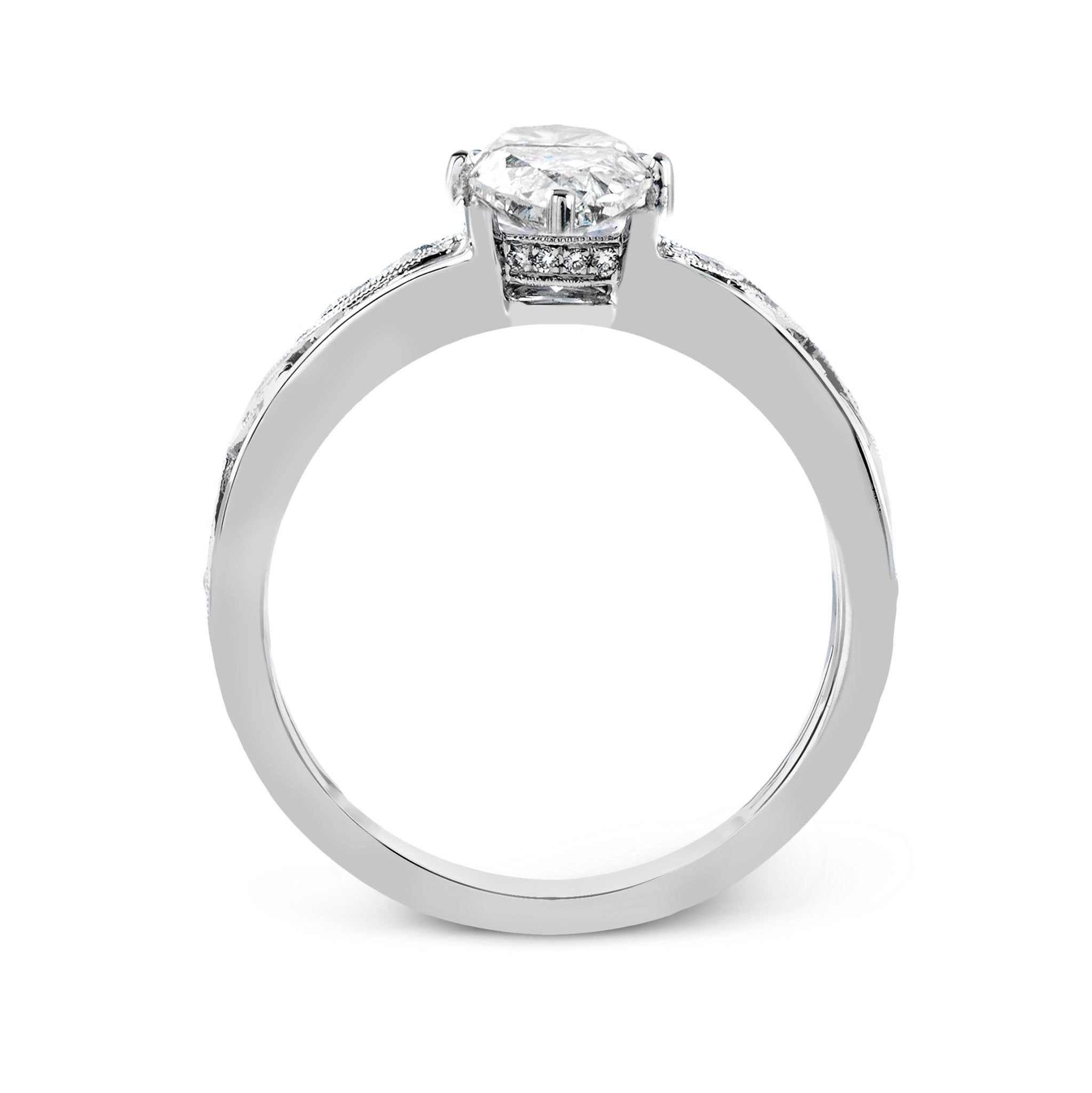 pear-cut-engagement-ring-in-18k-gold-with-diamonds