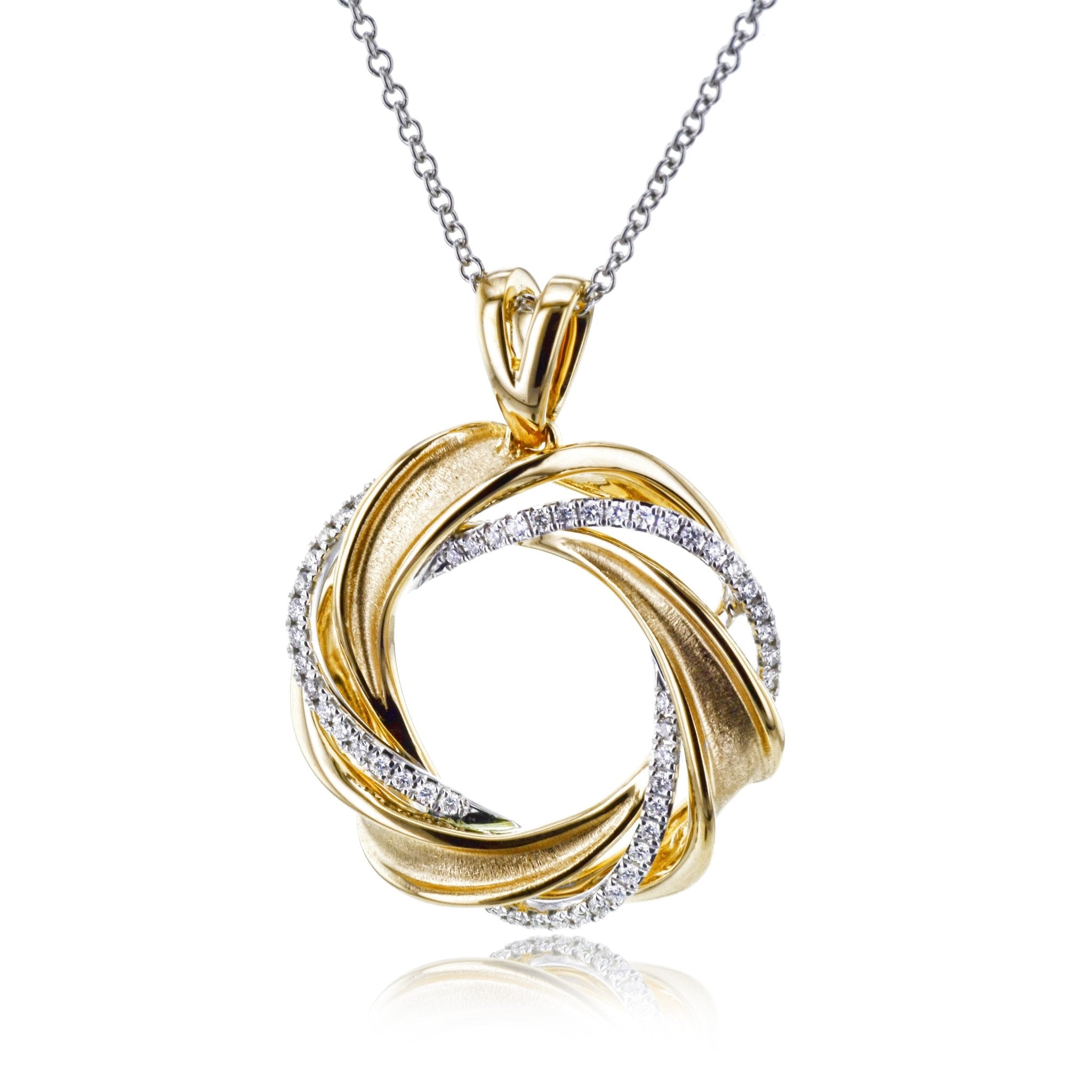 Pendant Necklace in 18k Gold with Diamonds
