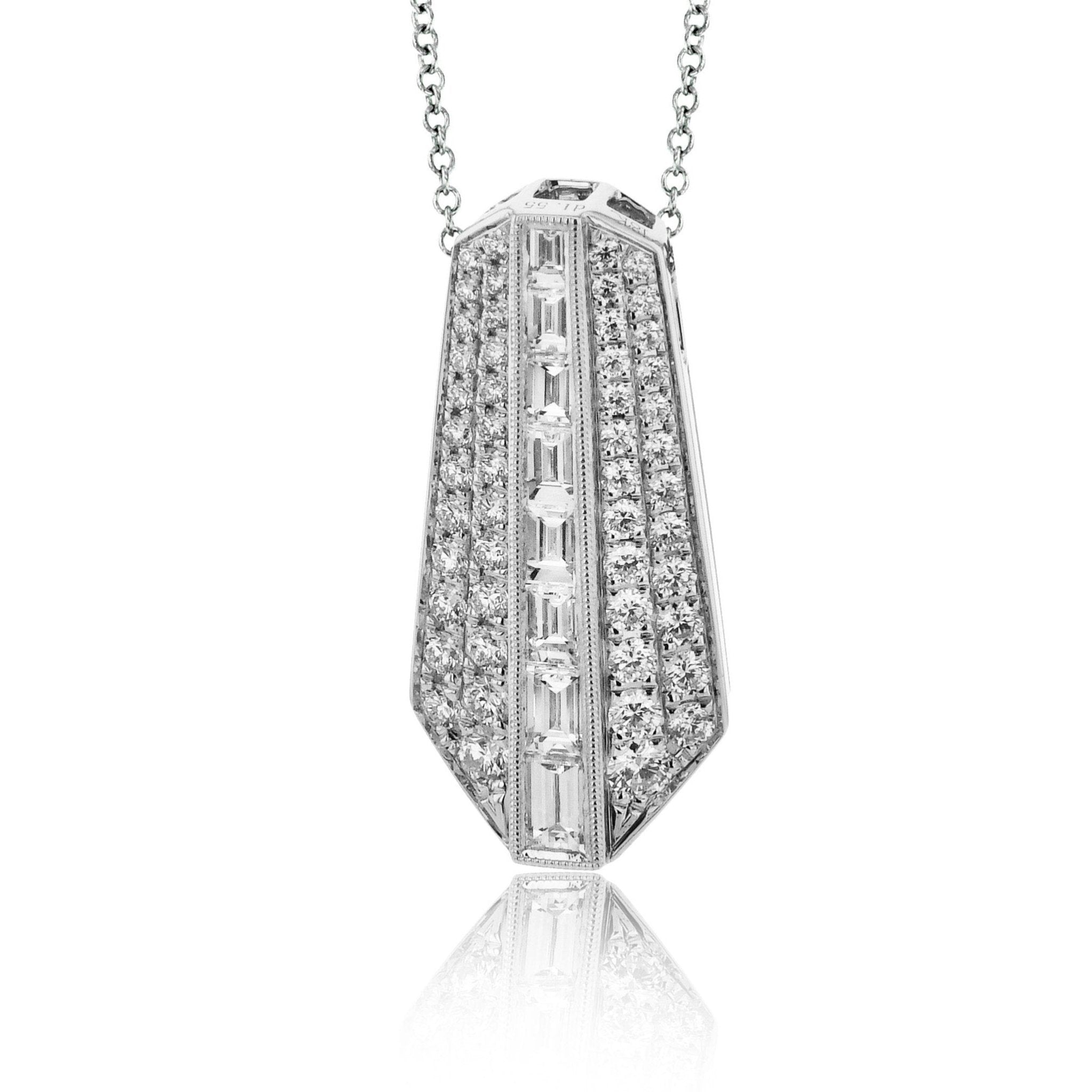 Pendant Necklace in 18k Gold with Diamonds