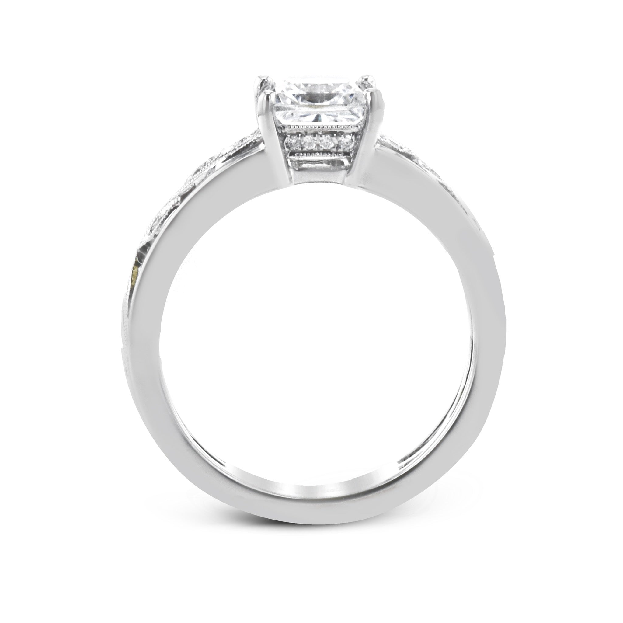 princess-cut-engagement-ring-in-18k-gold-with-diamonds