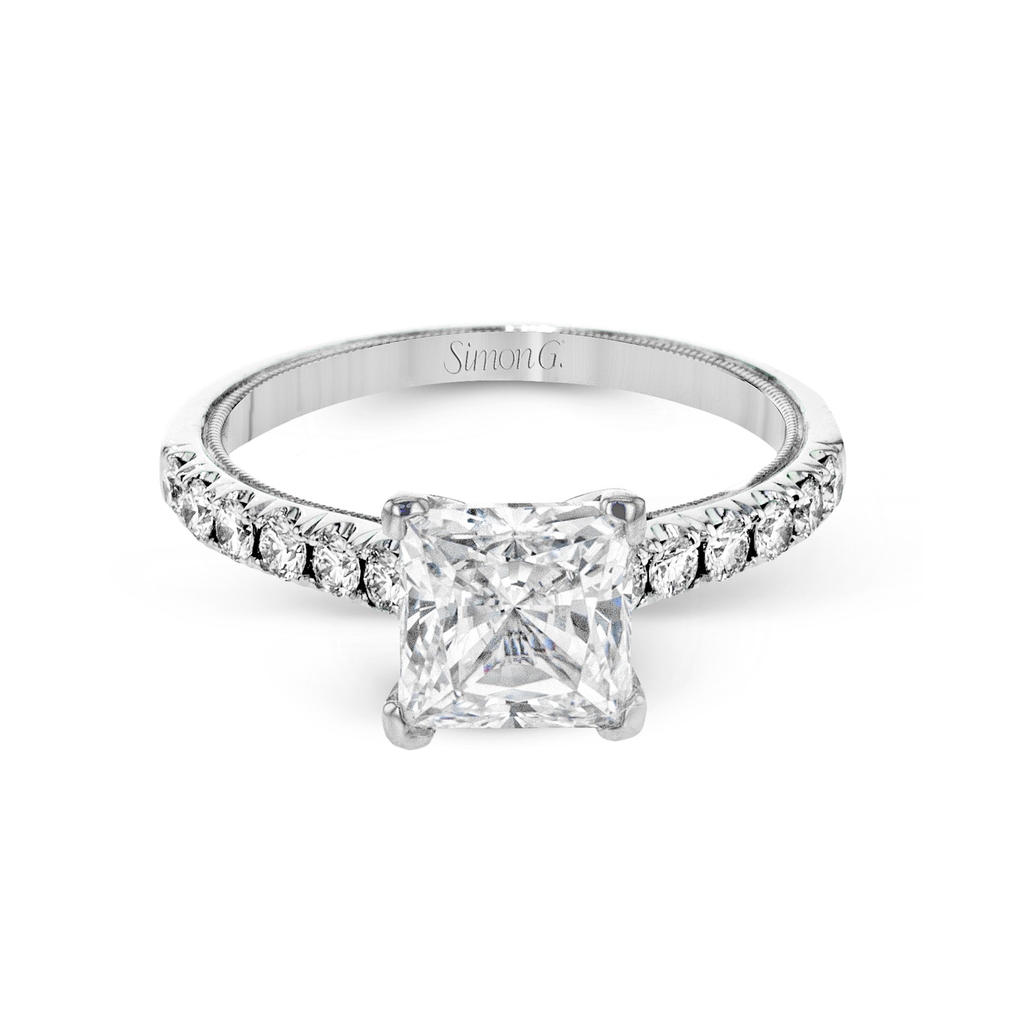 princess-cut-engagement-ring-in-18k-gold-with-diamonds