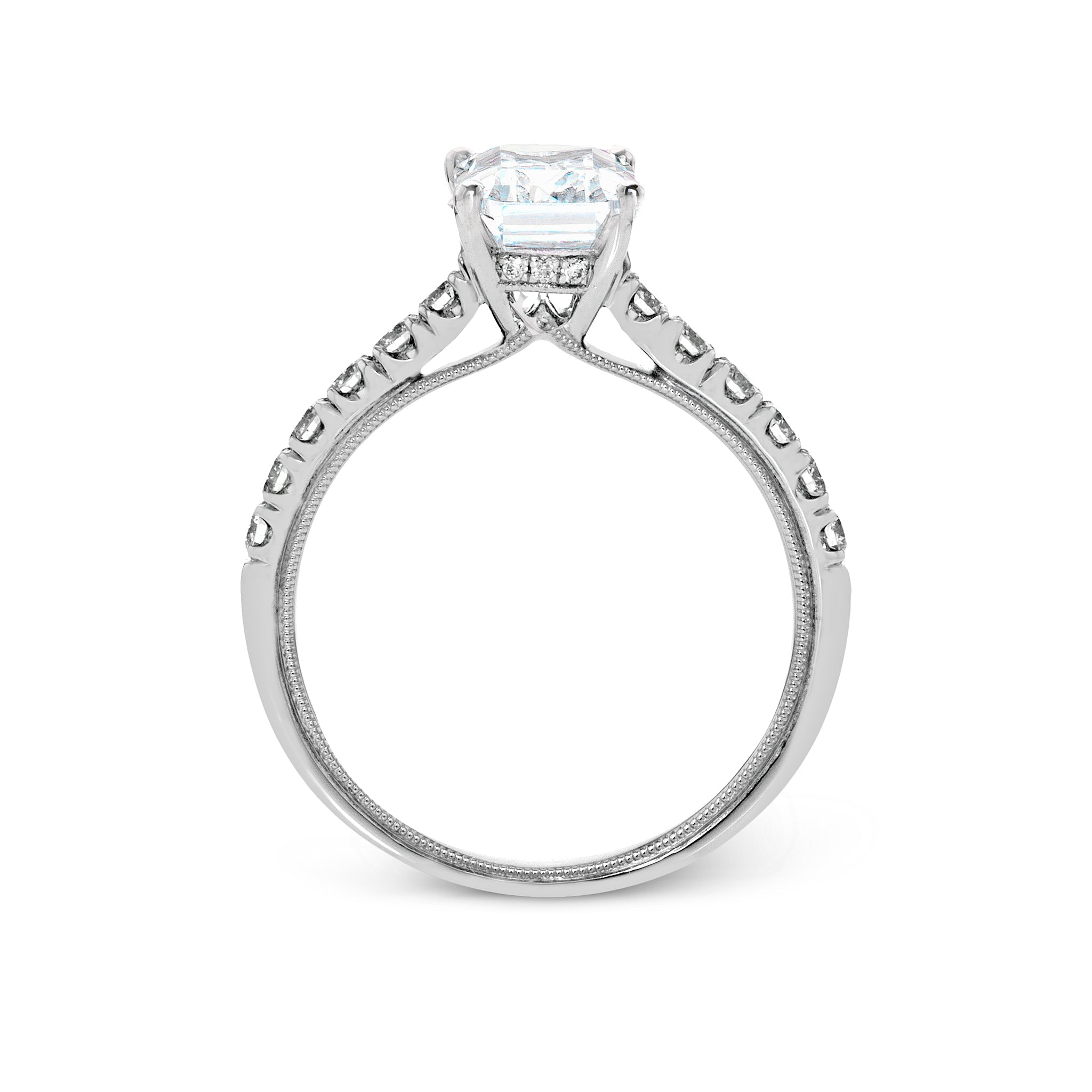 princess-cut-engagement-ring-in-18k-gold-with-diamonds