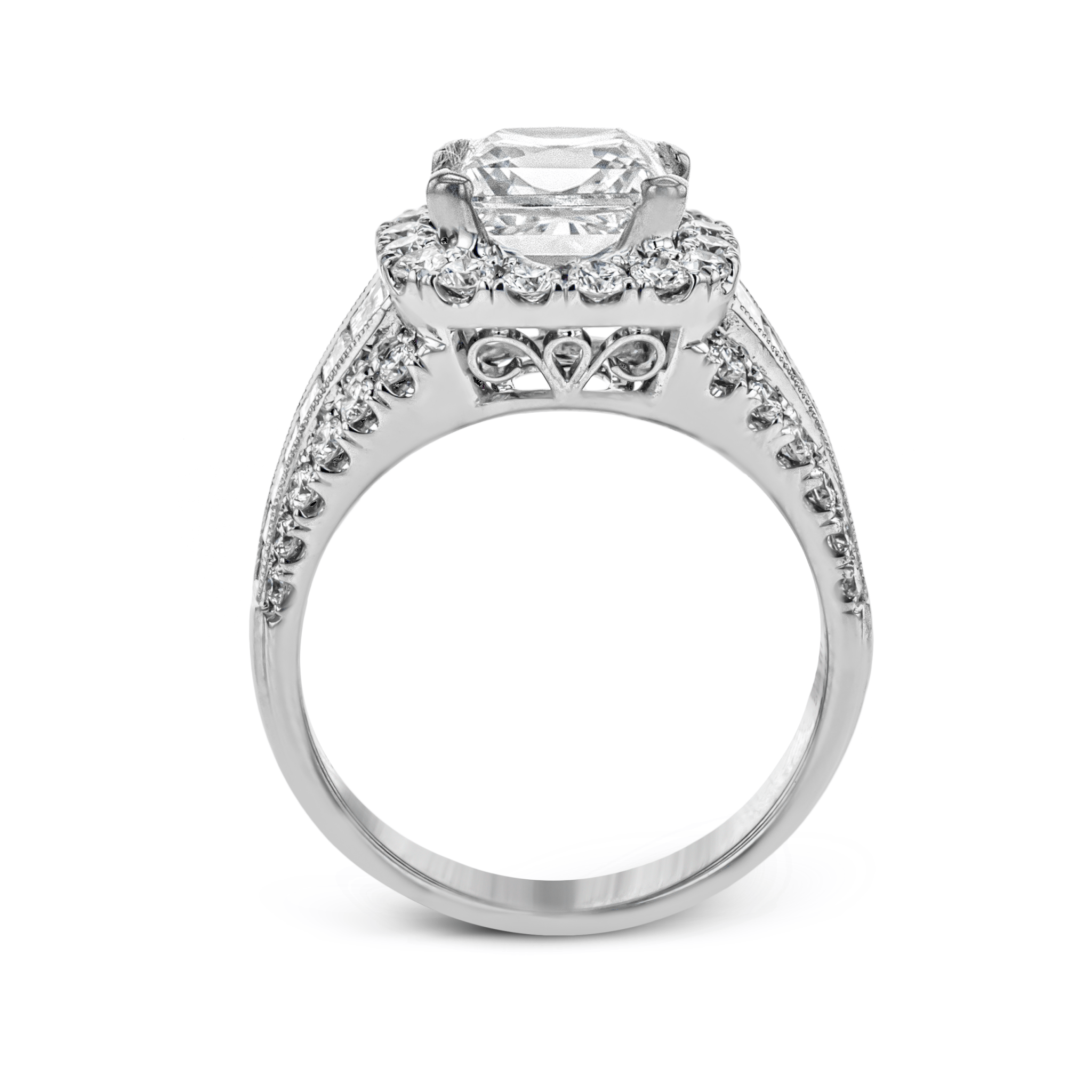 princess-cut-halo-engagement-ring-in-18k-gold-with-diamonds