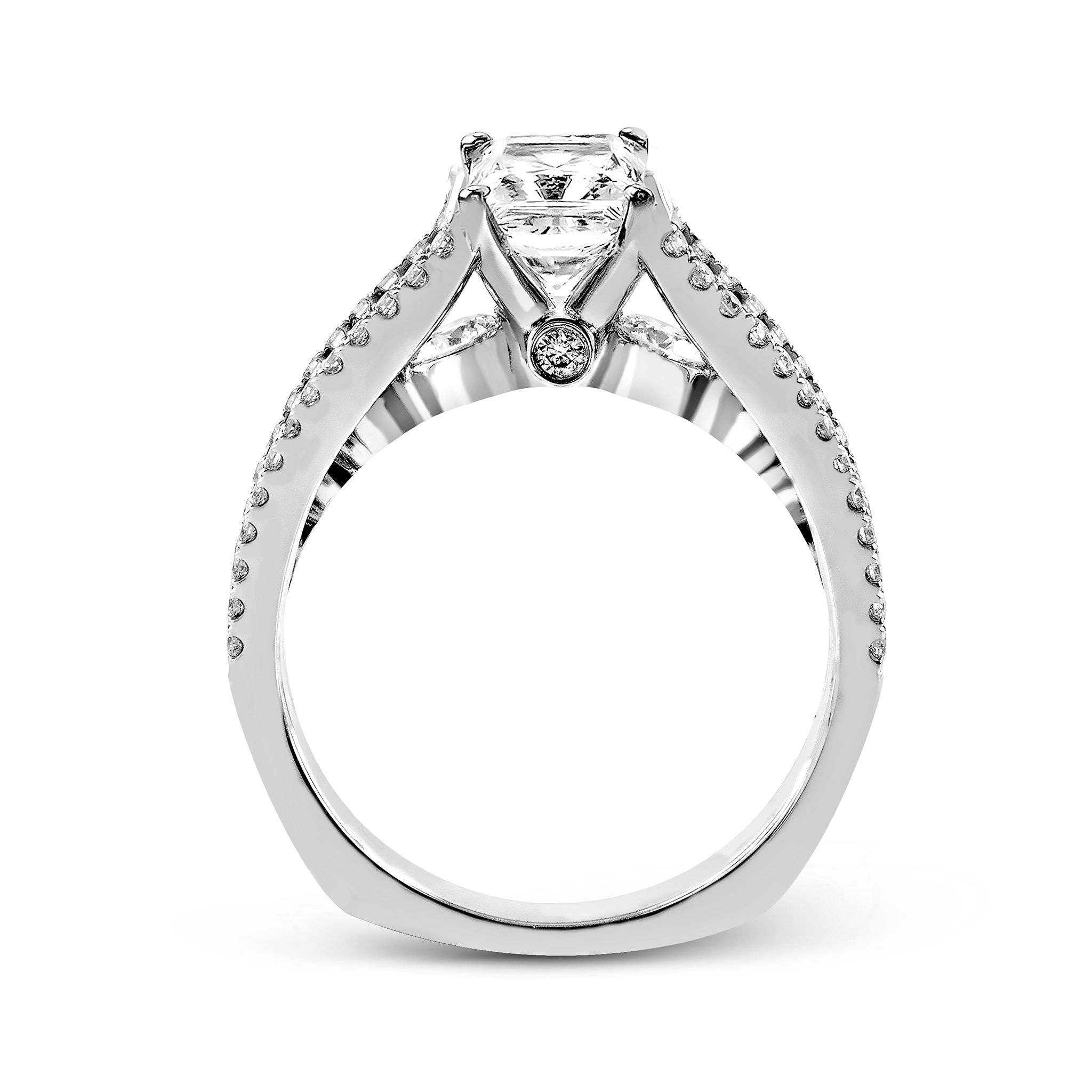 princess-cut-split-shank-engagement-ring-in-18k-gold-with-diamonds