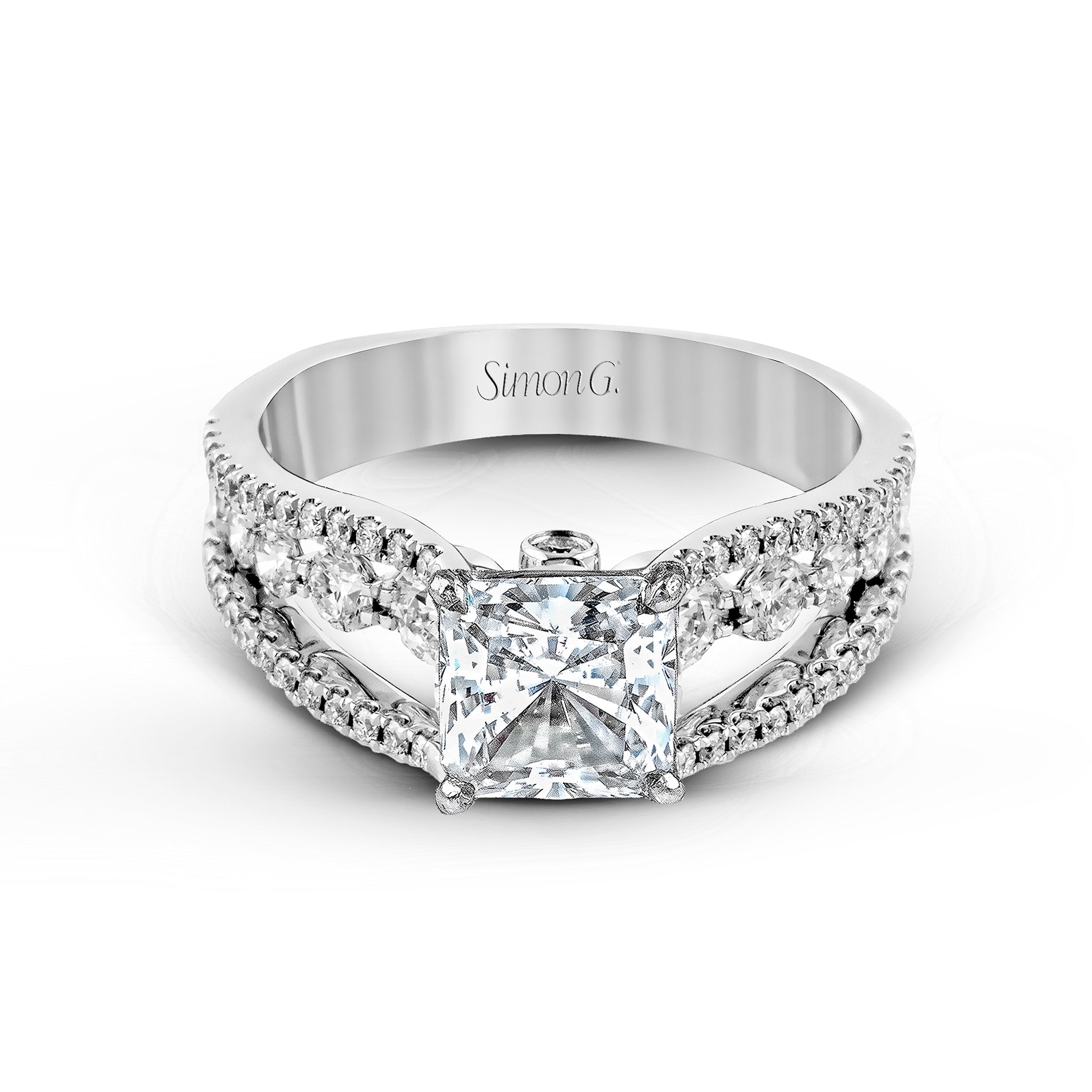 princess-cut-split-shank-engagement-ring-in-18k-gold-with-diamonds