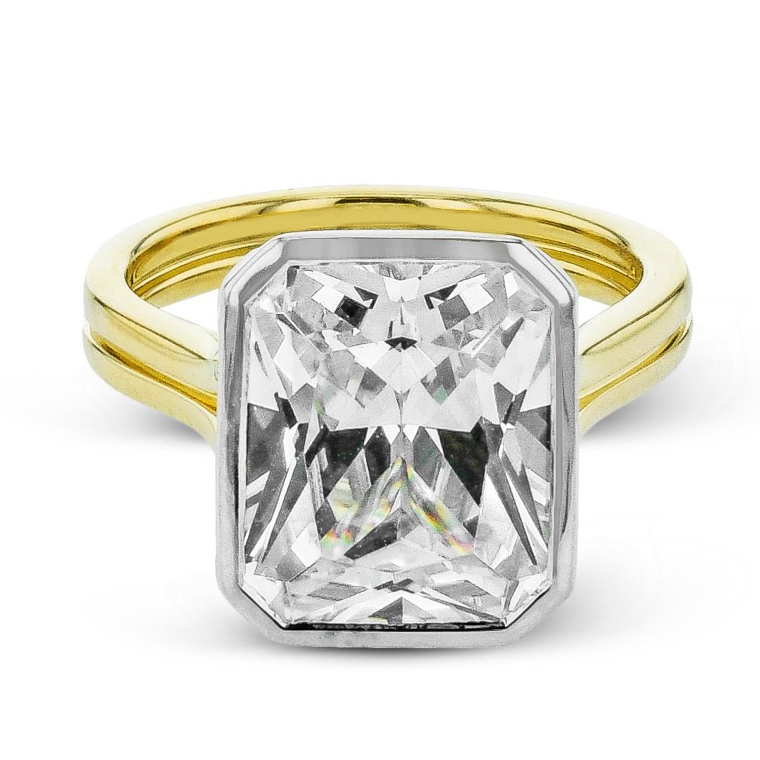 radiant-cut-engagement-ring-in-18k-gold-with-diamonds