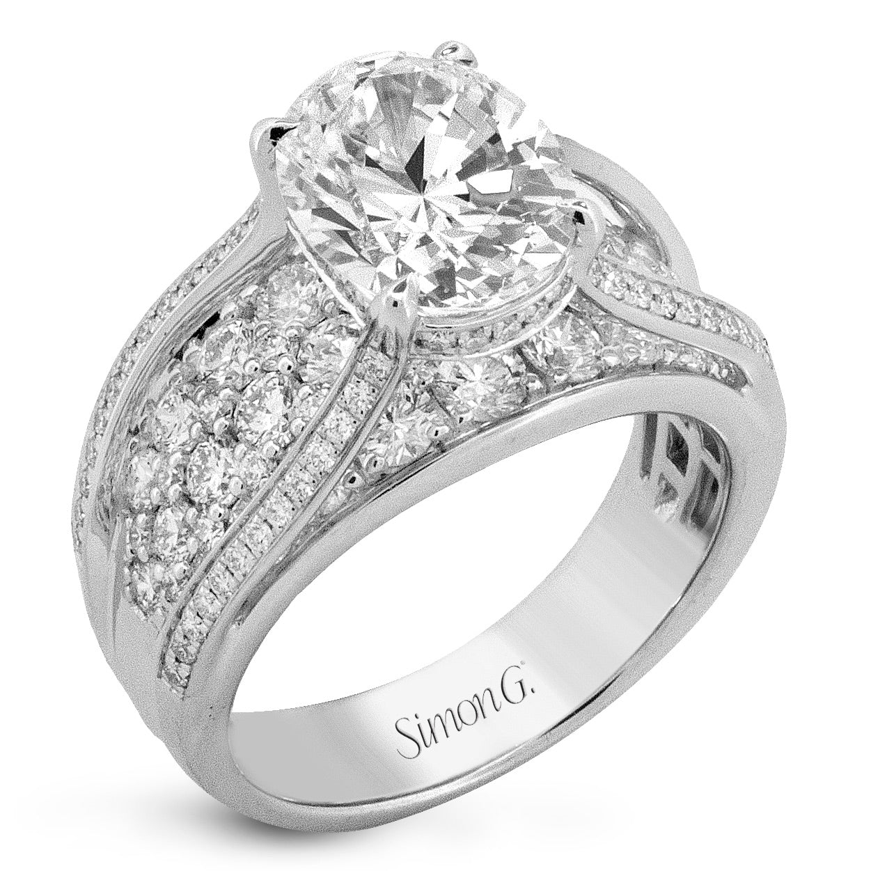 oval-cut-engagement-ring-in-18k-gold-with-diamonds