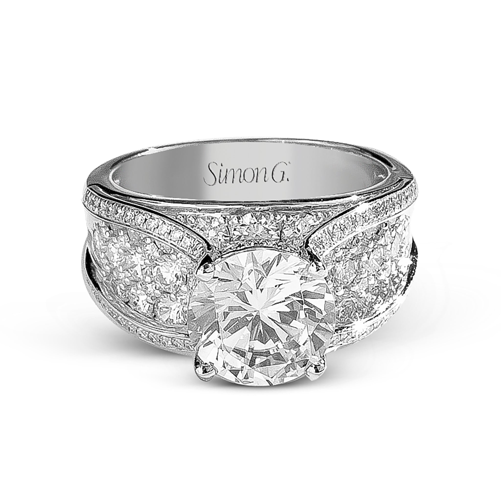 round-cut-engagement-ring-in-18k-gold-with-diamonds