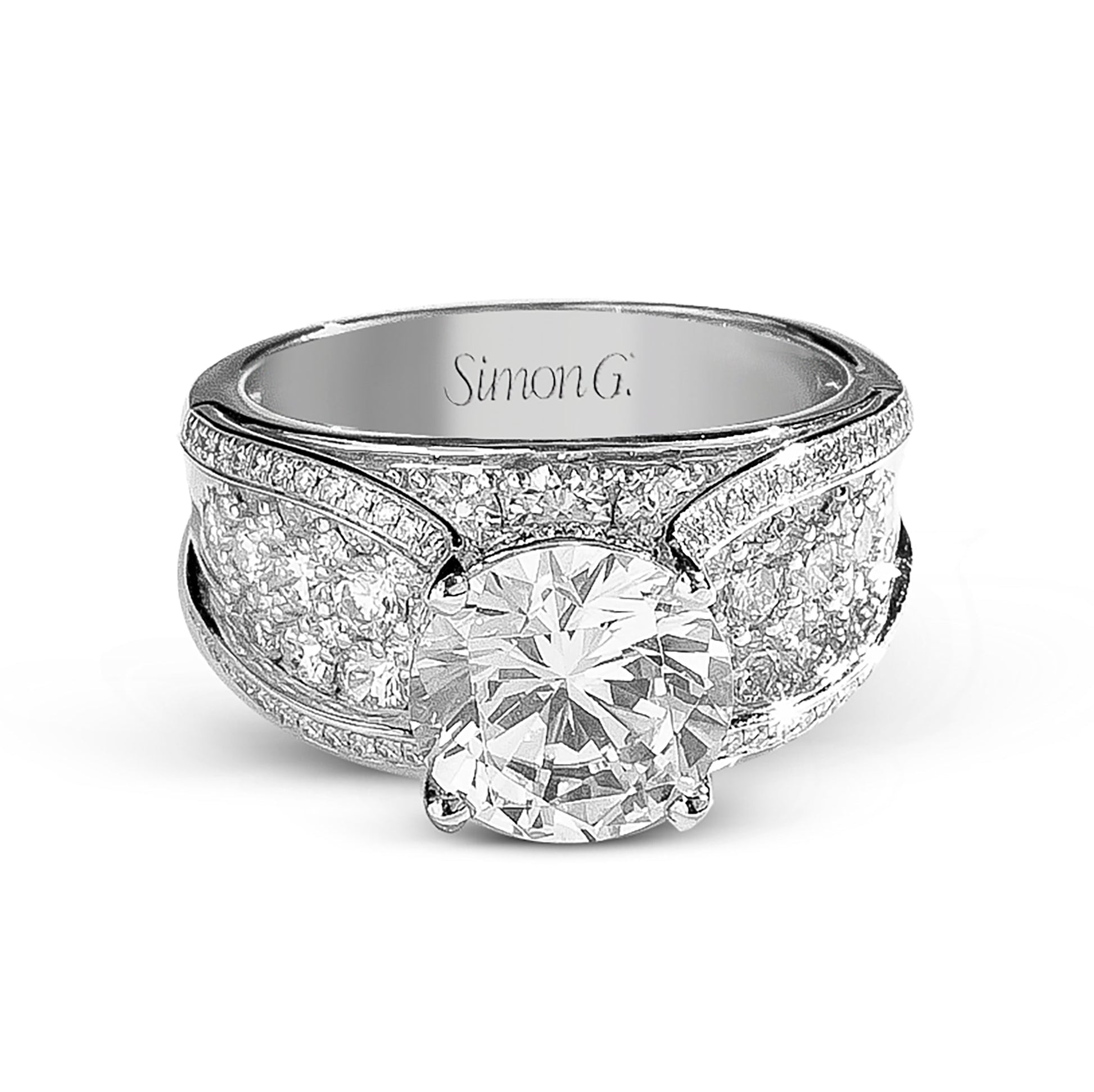 round-cut-engagement-ring-in-18k-gold-with-diamonds