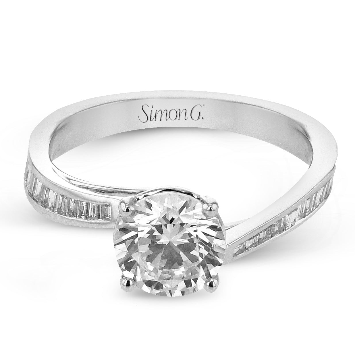 round-cut-engagement-ring-in-18k-gold-with-diamonds