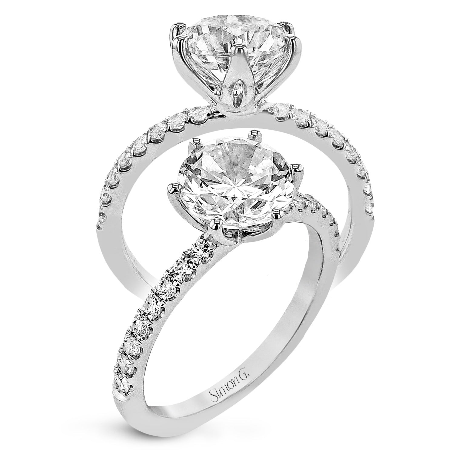 round-cut-engagement-ring-in-18k-gold-with-diamonds