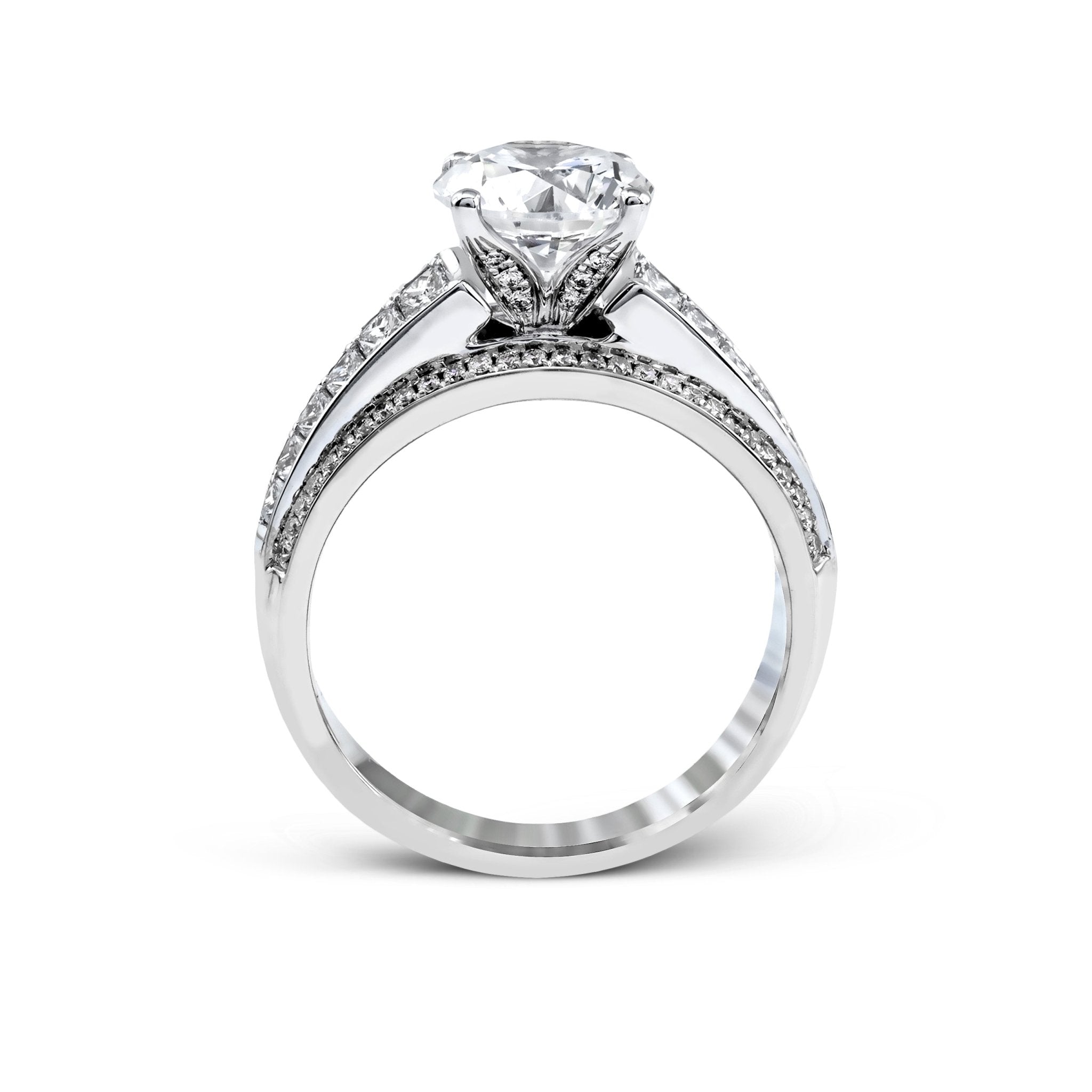 round-cut-engagement-ring-in-18k-gold-with-diamonds