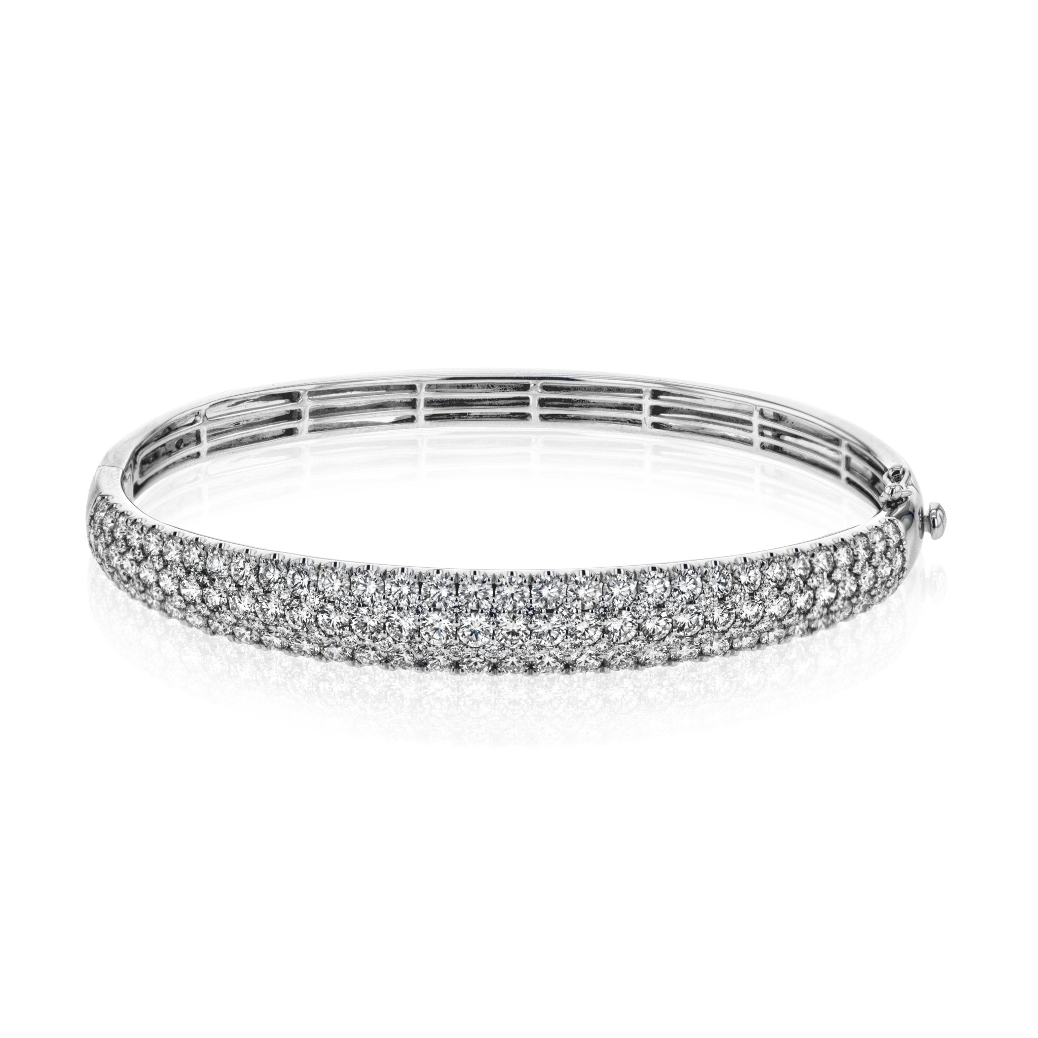 Simon-Set Bangle in 18k Gold with Diamonds