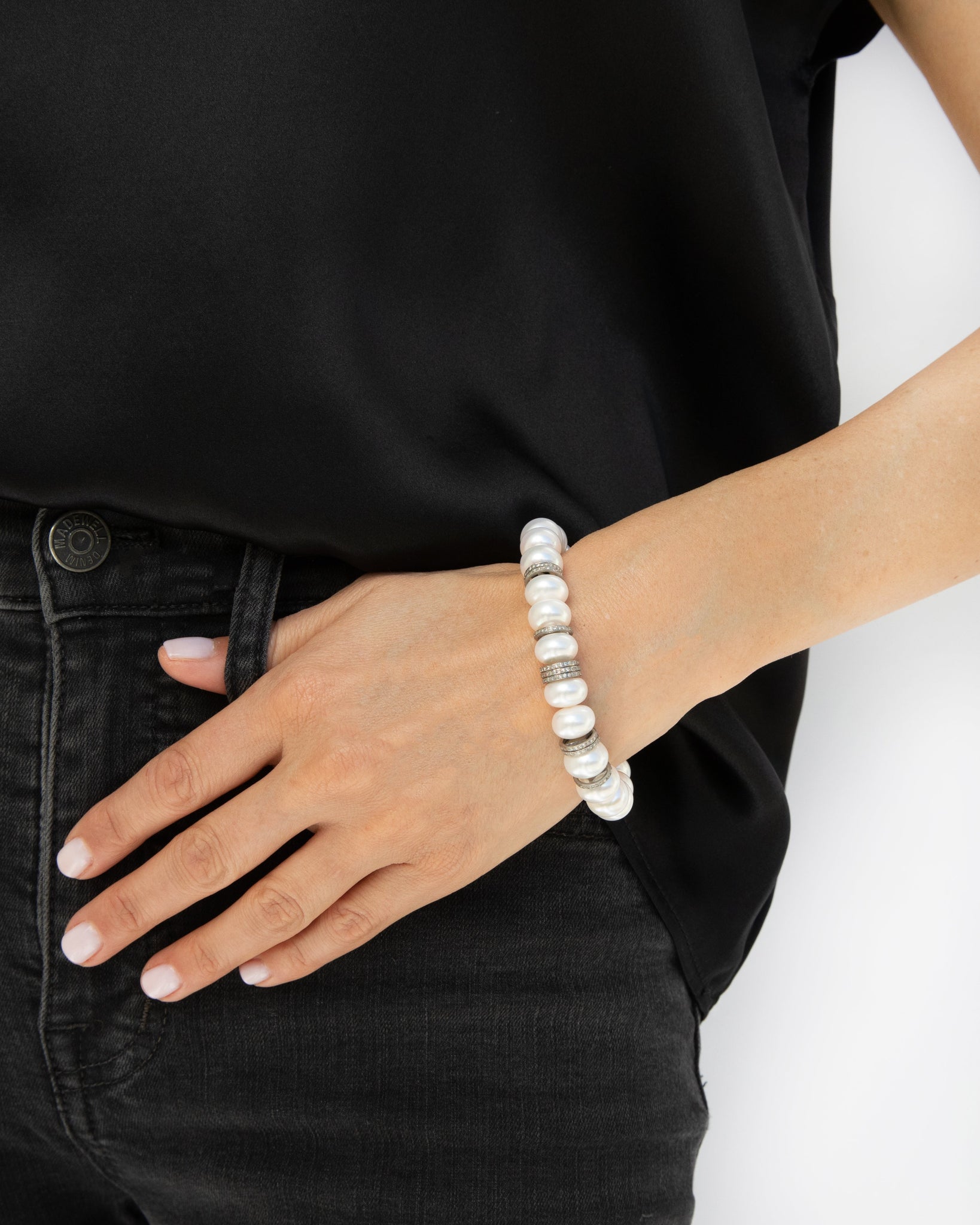 White Pearl and Diamond Rondelle Bracelet  B0003417 - TBird